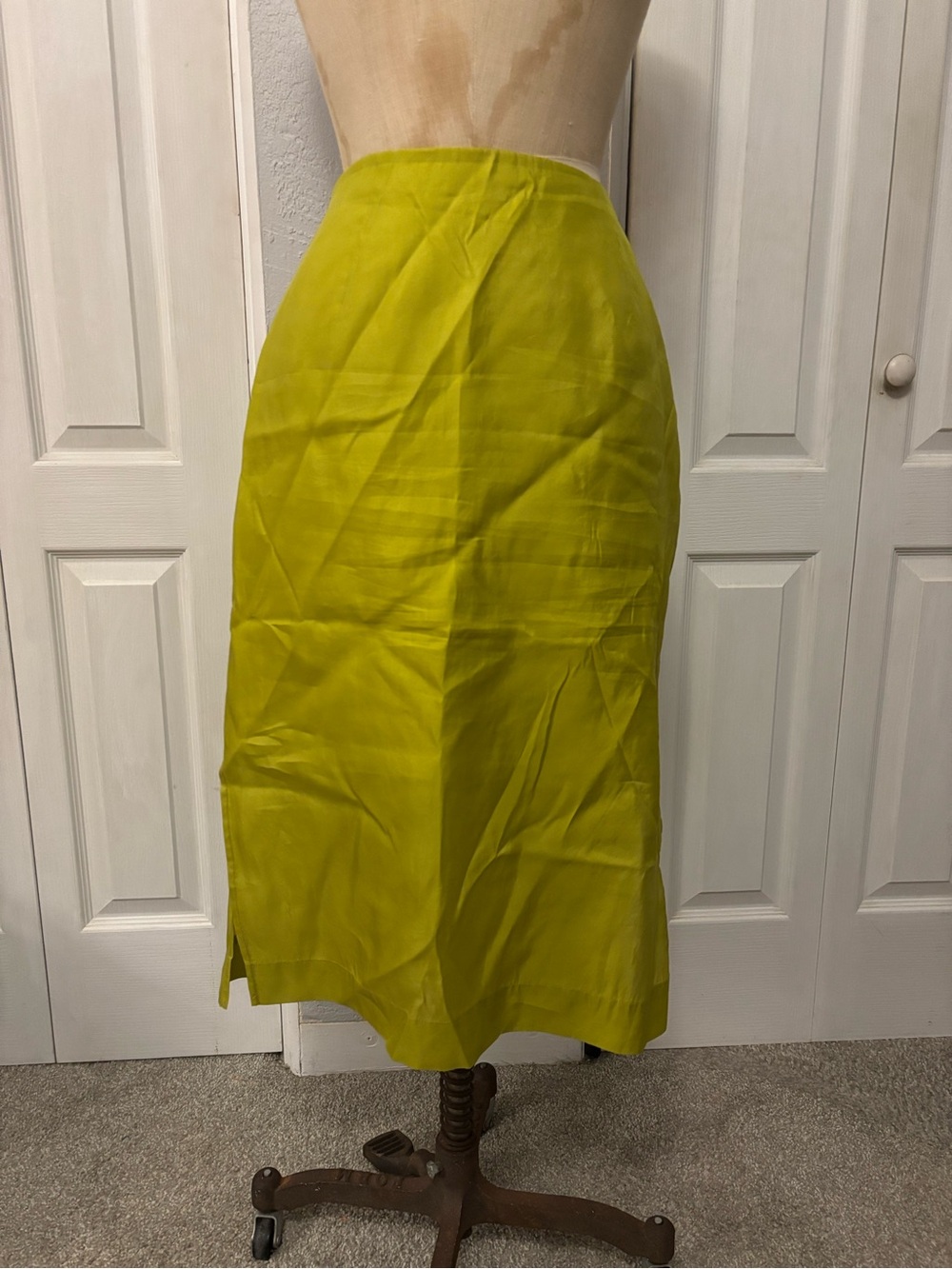 J. Crew Collection 100% Silk Chartreuse Pencil Skirt Size 6
